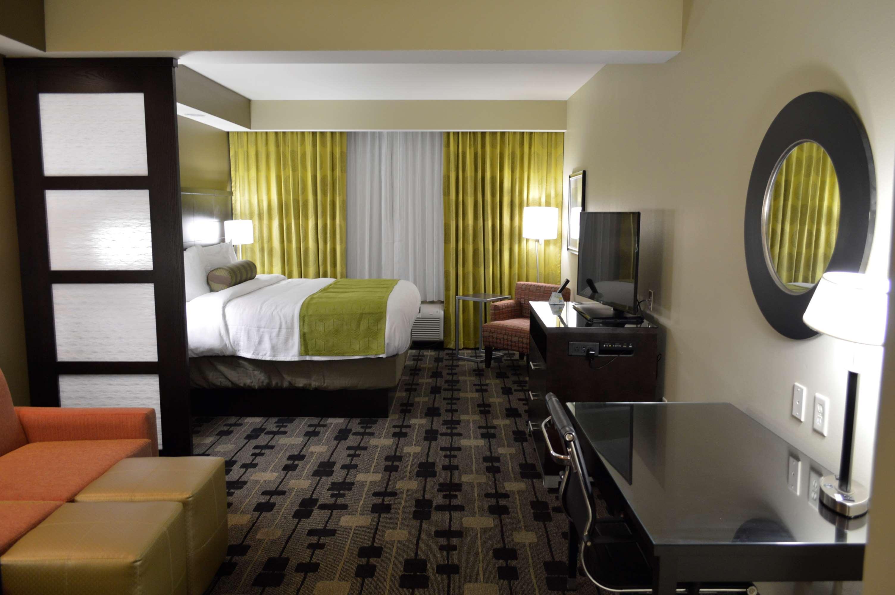 Best Western Plus University Inn Hattiesburg Esterno foto